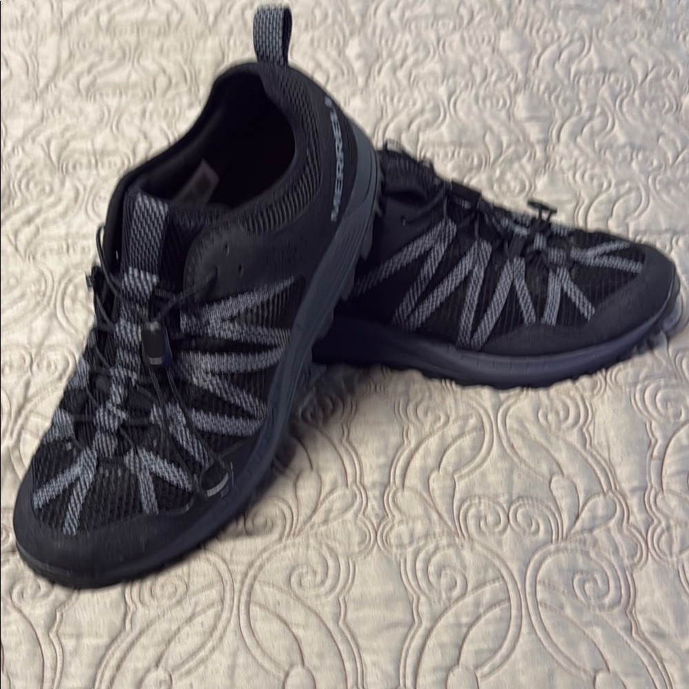 Merrell Black and Gray Athletic Shoes with Geometric Design